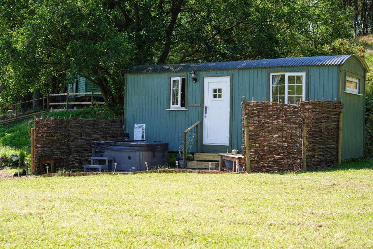 The Laburnum Retreat Shepherd Hut Private Hot Tub Upper Hulme Ngoại thất bức ảnh