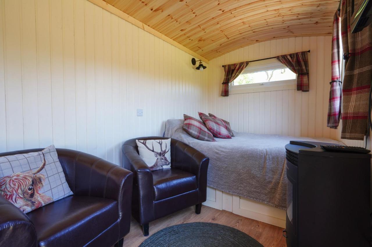 The Laburnum Retreat Shepherd Hut Private Hot Tub Upper Hulme Ngoại thất bức ảnh